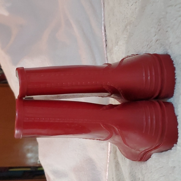 Children's Red Rubber Slip-on Boots (No Shoes Required) - 4" shaft - EUC - Sz 6 - Picture 5 of 12